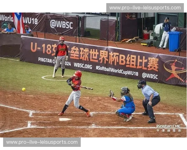 垒球比分：每一分都是青春与策略的碰撞